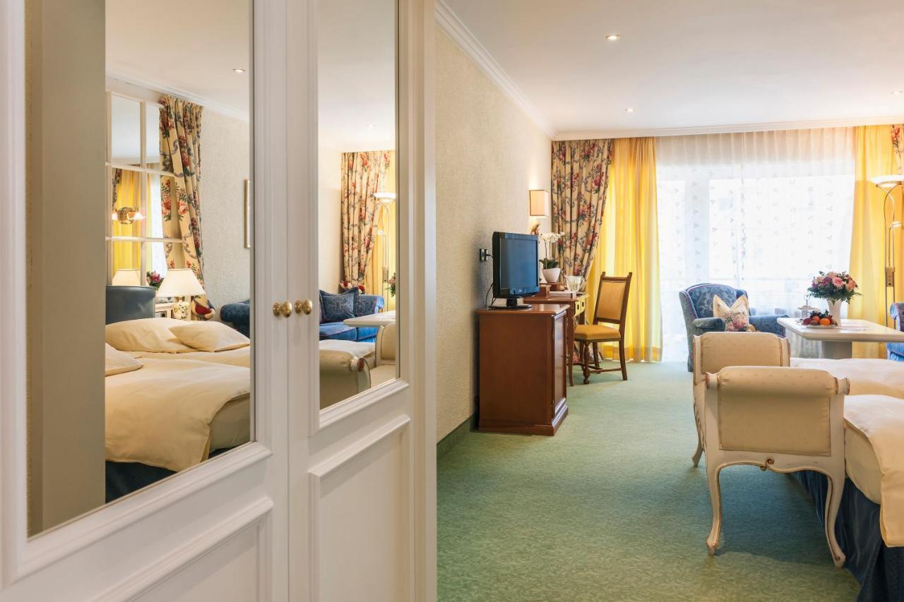 Relais & Chateaux Hotel Schwarzmatt Баденвайлер Екстериор снимка