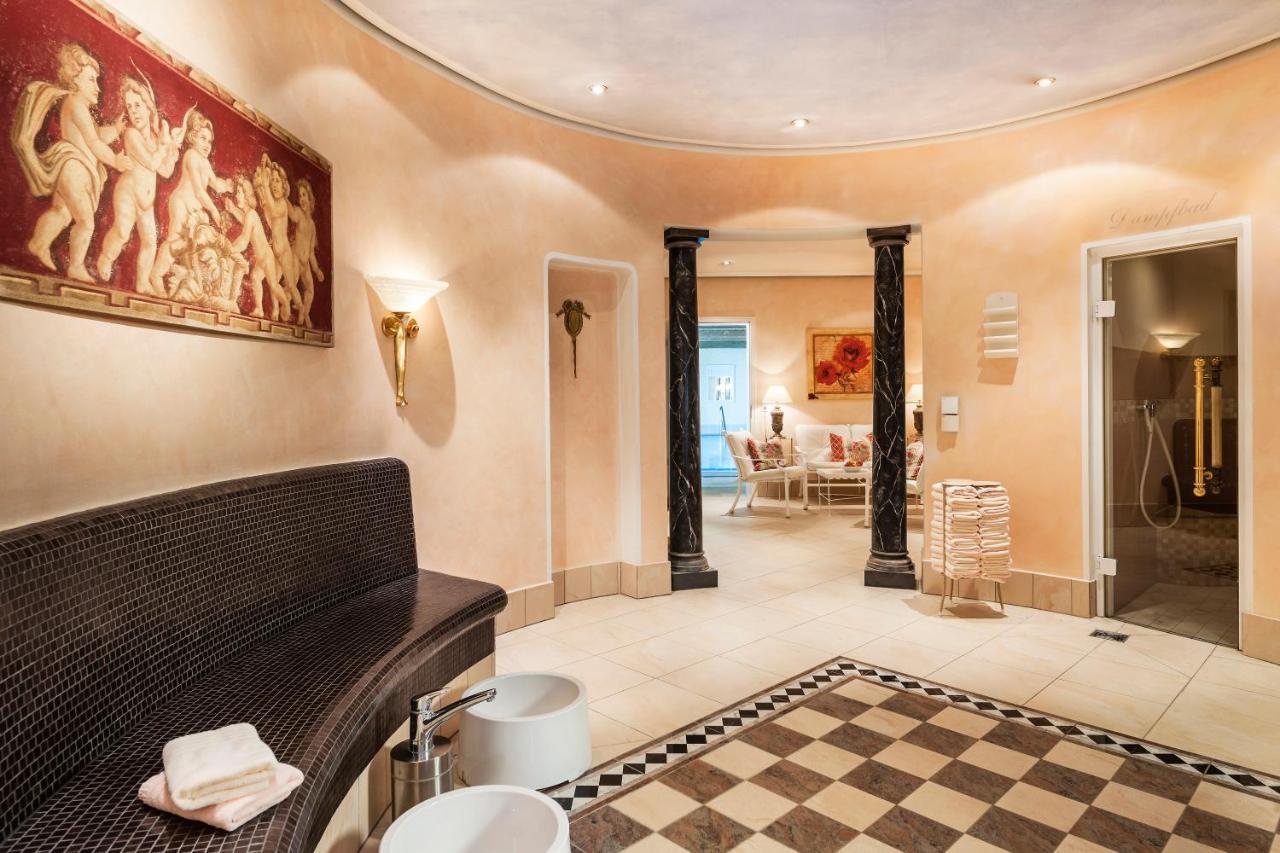 Relais & Chateaux Hotel Schwarzmatt Баденвайлер Екстериор снимка