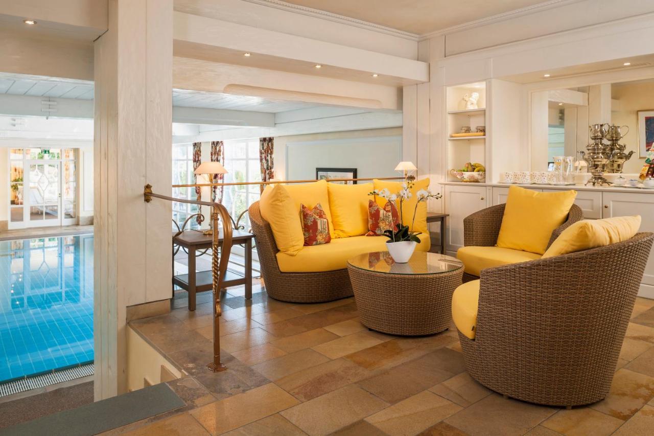 Relais & Chateaux Hotel Schwarzmatt Баденвайлер Екстериор снимка